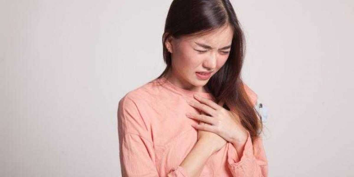 Heart Attack Symptoms in Women: Recognizing Early Warning Signs