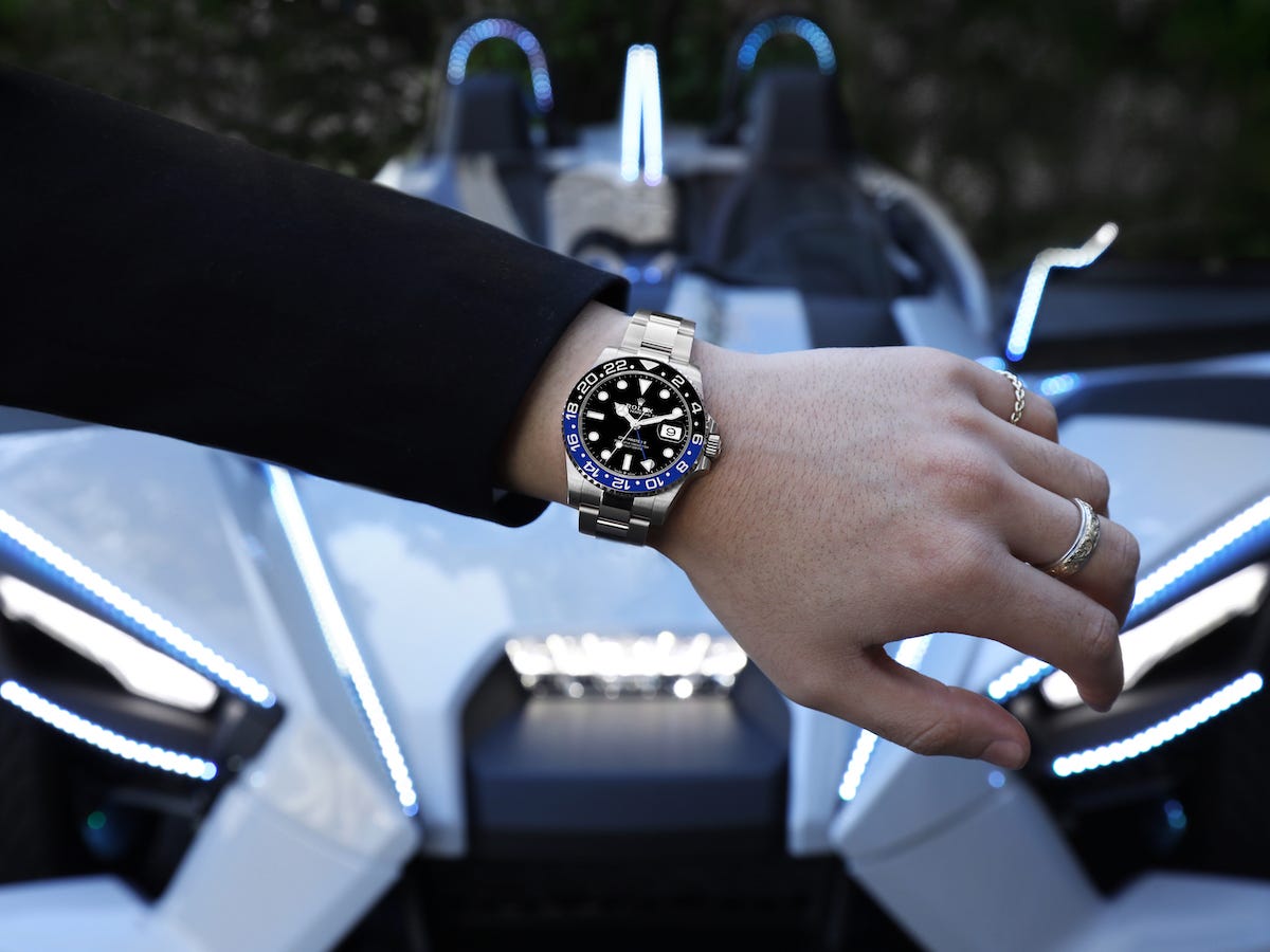 Revamping Men’s Watches: Embracing Fresh Trends, Cutting-Edge Tech, and Sustainable Designs | by Monawatch | Mar, 2024 | Medium