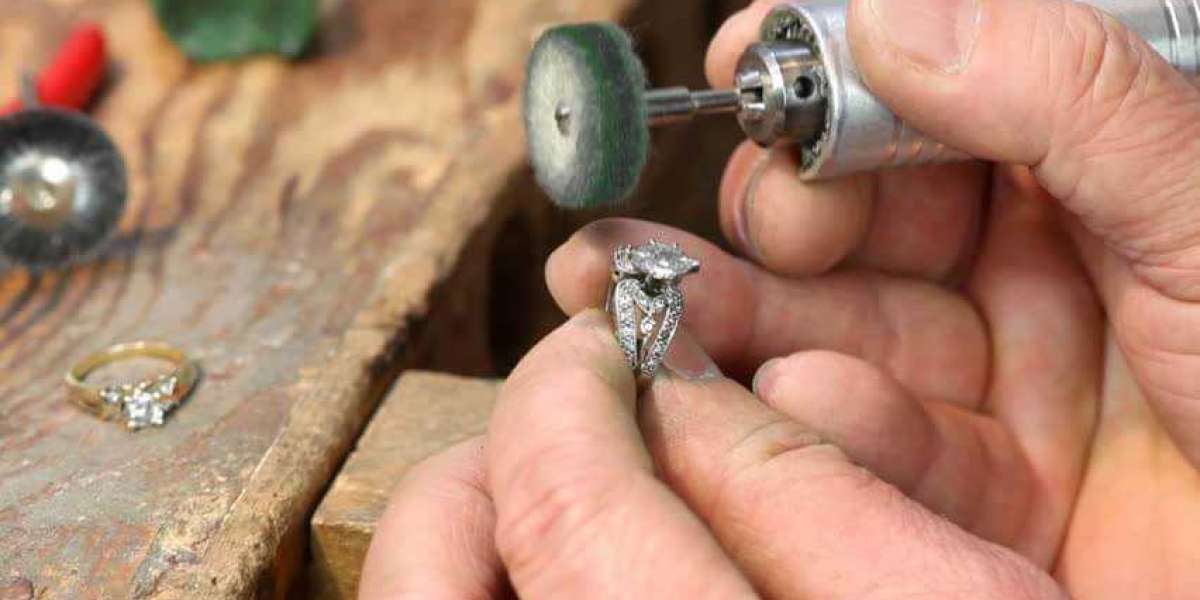 Polishing Jewelry to Perfection: Tools and Techniques