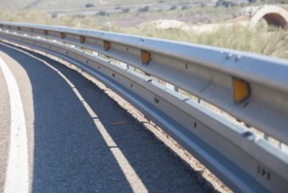 Choosing the Right Crash Barrier: A Comprehensive Guide to Road Safety