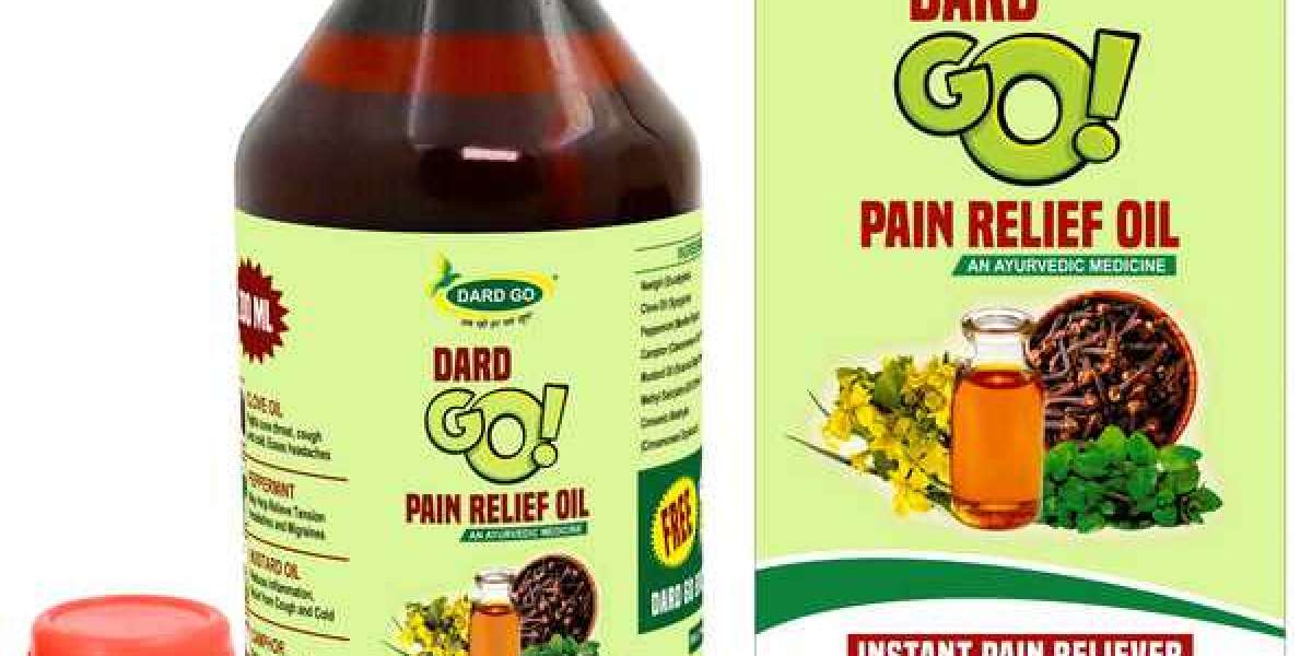 Why Ayurvedic Pain Relief Oils are Better Than Chemical-Based Painkillers