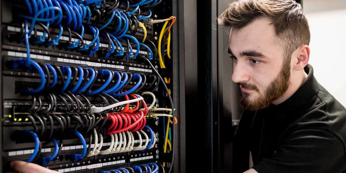 How Do Structured Cabling Contractors Handle Fiber Optic Restoration?