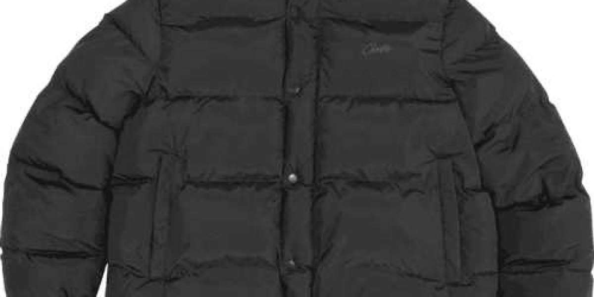 Corteiz bolo jacket triple black: The Ultimate Wardrobe Essential