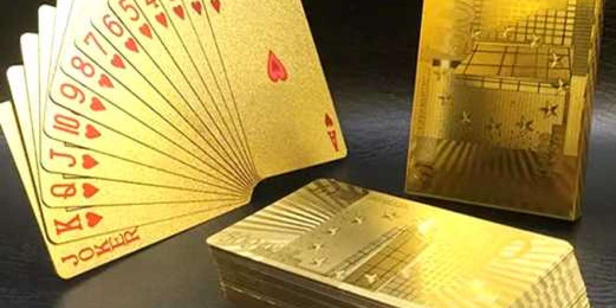 How can buying playing cards in bulk benefit individuals and businesses looking for quality cards at competitive prices