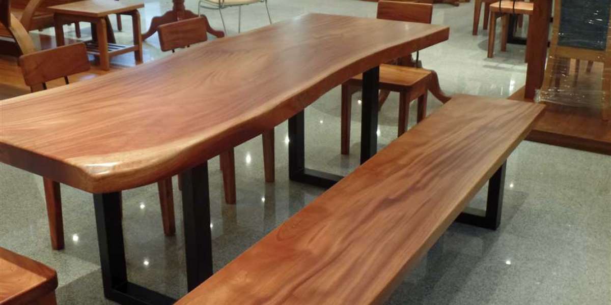 Solid Wood Tables: A Blend of Functionality and Elegance