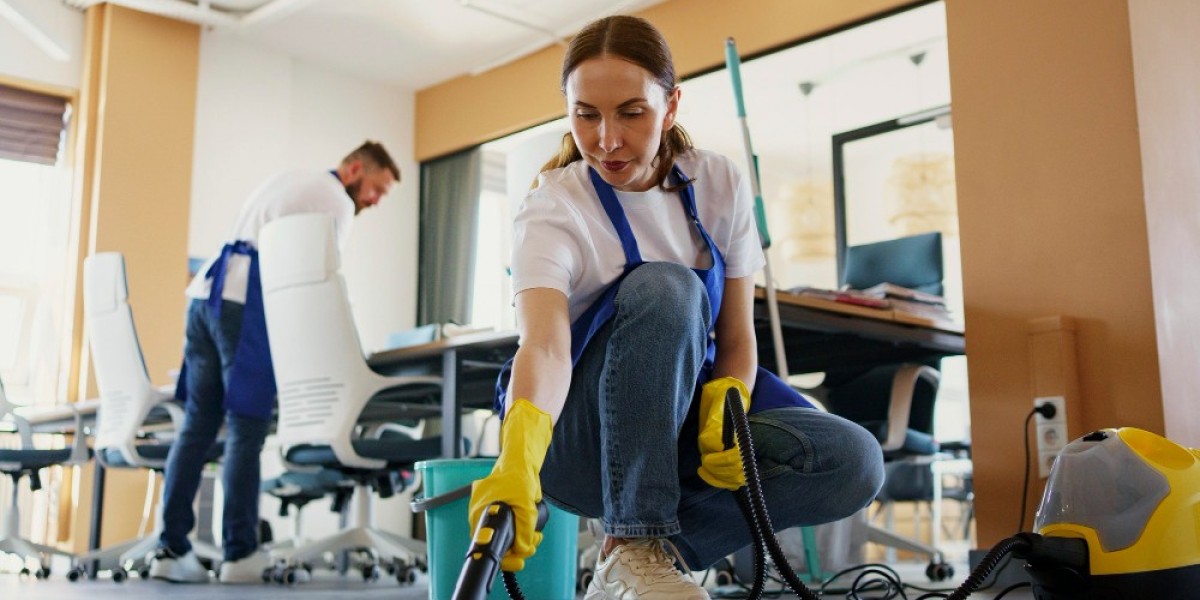 Retail Store Cleaning Checklist: Keep Your Shop Spotless
