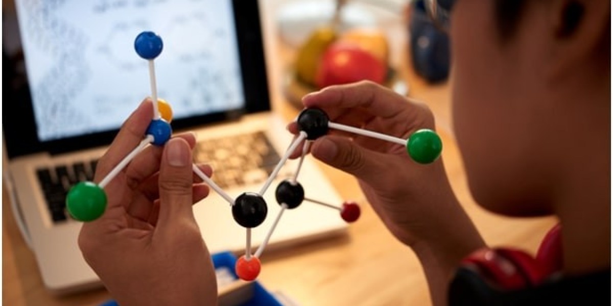 What is Material Informatics? A Complete Guide for R&D Teams