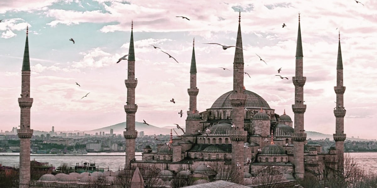 A Complete Travel Guide for Australians Visiting Turkey: Culture, Cuisine & Coastal Charm